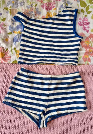 Mod Boutique Stripped Set thumbnail 4