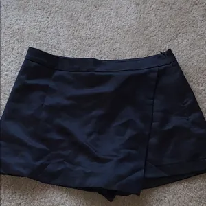 DO+BE Black satin skort thumbnail 1