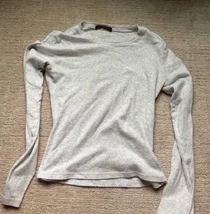Brandy Melville Long Sleeve Top thumbnail 3