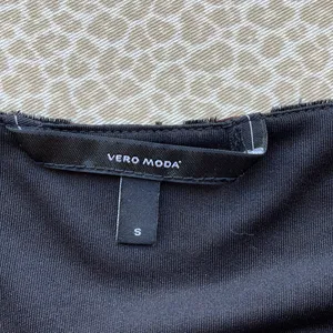 Vero Moda Velvet Floral Lined Dressy Top thumbnail 7