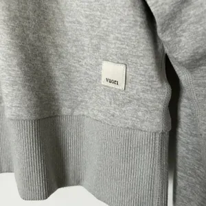 Vuori Woman's Halo DreamKnit Pullover Crewneck Sweatshirt Heather Grey Medium thumbnail 3