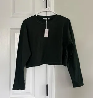 Aritzia Long Sleeve thumbnail 1