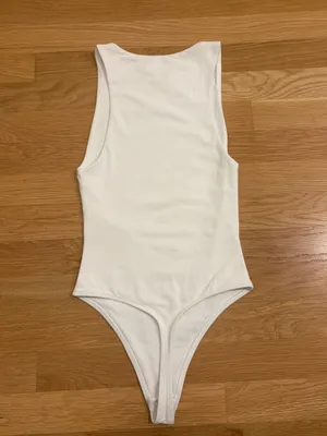 Aritzia Original Contour 90s Bodysuit White Size XXS thumbnail 5