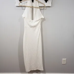 Elliatt White Textured Halter Maxi Dress Small Open Back Formal EUC thumbnail 2