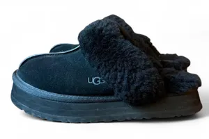 UGG Disquette Black Platform Slippers Women’s Size 8 Sheepskin Suede Cozy Slides thumbnail 1
