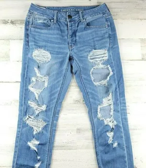 American Eagle Tomgirl Distressed Jeans Womens 4 Regular Light Wash Tapered thumbnail 1