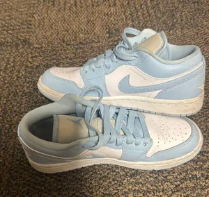 Jordan Nike  Retro 1 Low Sneakers thumbnail 1