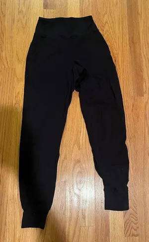 Lululemon Align Joggers thumbnail 1