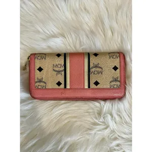 MCM Visetos Studded Continental Wallet Authentic Pink & Ivory Leather 8"x4" EUC thumbnail 2