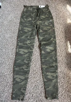 NWT American Eagle Camo Jeggings thumbnail 1