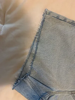 Abercrombie Low Rise Loose Shorts thumbnail 7
