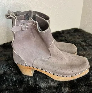 VOLLSJO SUEDE LEATHER WOODEN heel studded booties boots 39 8.5 thumbnail 1