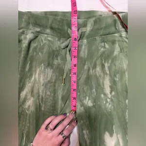 Young, Fabulous, & Broke Green and Cream Ombre Tie Dye Joggers Sweatpants Medium thumbnail 11