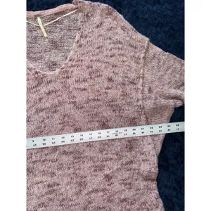 Free People Women's Pink‎ Oversized Sweater Size Small thumbnail 6