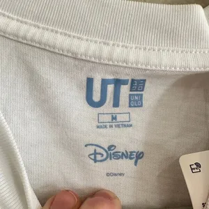 Uniqlo UT Disney Mickey Mouse Pocket T-Shirt White Women Medium NWT Embroidered‎ thumbnail 4