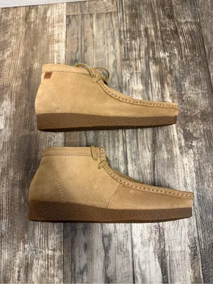 Clarks Women's Suede Ankle Boot in Light Beige Size 7.5 thumbnail 10