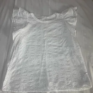 Gap Womens Embroidered White Ruffle Sleeveless Top Blouse Eyelet Size Large thumbnail 1