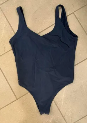 Abercrombie and Fitch Bodysuit XL thumbnail 1
