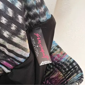 Free‎ People FP Movement Way Home Black Colorful Women’s Shorts Size Medium thumbnail 2