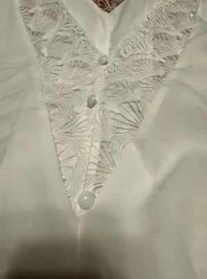 White blouse Size M thumbnail 3