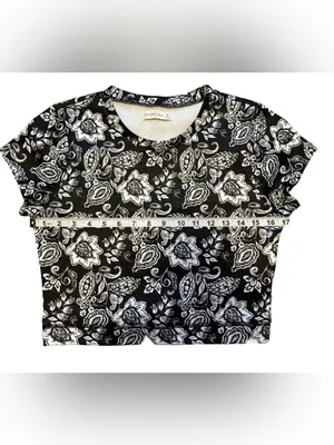 Abercrombie & Fitch Black And White Paisley Bandana Cropped Shirt Size M thumbnail 3