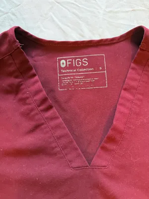 FIGS Scrub Top thumbnail 2
