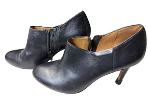 Coach Seneca Black Leather‎ Pointed Toe Ankle Booties Stiletto Heel Q5501 7.5B thumbnail 1