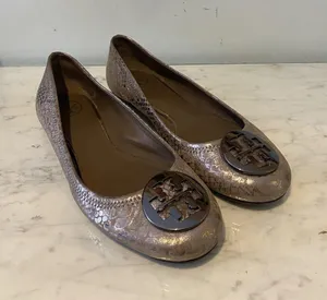 Tory Burch Shoes Womens Size 8 Silver Snake Leather Ballet Flats Logo Slip On thumbnail 1