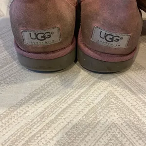Ugg Women’s Pink Ankel Length Boots Size 7 thumbnail 2