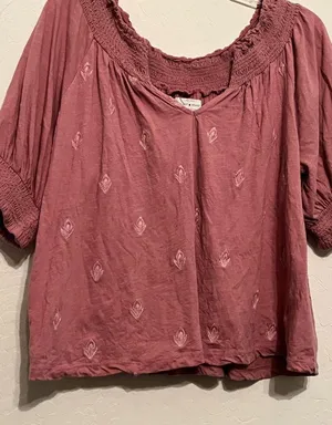 Lucky brand, dusty, mauve peasant, crop top blouse, size medium ￼ thumbnail 2