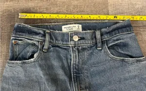 ABERCROMBIE & FITCH The 90’s Straight Ultra High Rise jeans in medium thumbnail 6