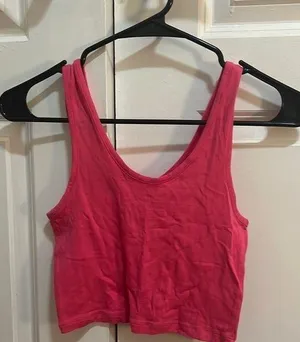 Pink tank top crop top. thumbnail 1