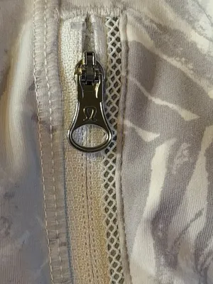 Lululemon Inspire Tight II Mesh Palm Camo White Nimbus 10 Zip Pocket Crop Yoga thumbnail 3