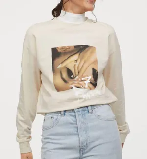 H&M Ariana Grande 7 Rings Long-sleeved Sweatshirt thumbnail 2