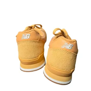 New Balance 996 Orange‎ Sneakers Size: 9 thumbnail 3