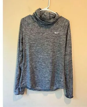 nike sweatshirt thumbnail 1