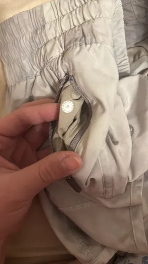 Lululemon Shorts 4" white and grey thumbnail 3