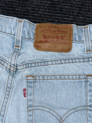 Vintage 90s Levi’s 551 Relaxed Fit Denim Mid Thigh Shorts Sz 6 / 26 USA Made EUC thumbnail 3