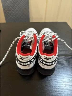 Size US 6 Women’s reebok classic white/red/black leather shoes (m12) thumbnail 6