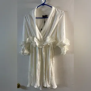 Pretty little things White Frill Detail‎ Pleated Skater Dress thumbnail 2