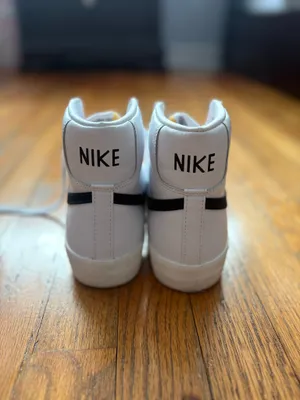 Nike Mid 77 Women’s Blazer Size 8  thumbnail 4