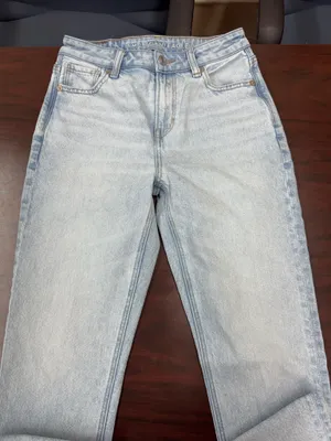 American Eagle Strigid Mom Jean Denim Jeans Size 0 thumbnail 2