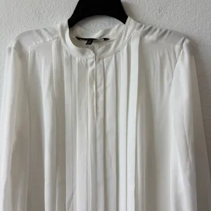 White House Black Market White Pleated Front Long Sleeve Blouse Size 14 thumbnail 3