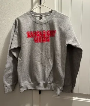 Gildan chiefs sweatshirt thumbnail 1
