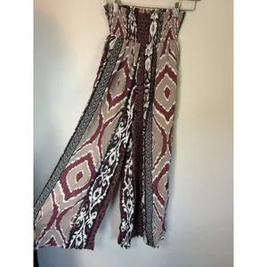 Bali Queen Aztec Smocked Waist Wide Leg Printed Pants One Size NEW thumbnail 9