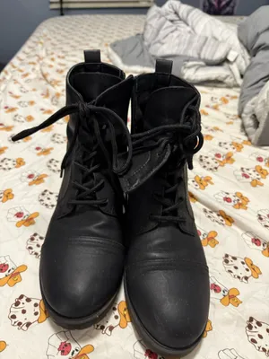 Black boots Size 8 thumbnail 3