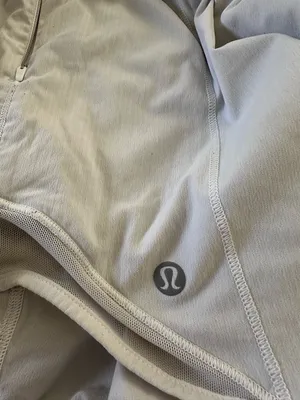 Lululemon Athletica Cream Women's Athletic Shorts - Elastic Waist in Size 12 thumbnail 15
