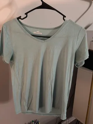 Hollister Basic Top thumbnail 1