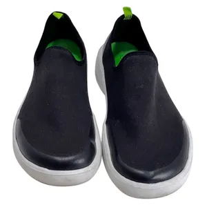 OOFOS OOmg eeZee Low Shoe in Black/White Black Size 8 thumbnail 9