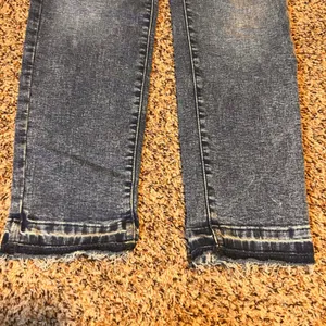 ANA High Rise Straight Jeans Women's Size 4 Distressed Wash Frayed Hem‎ thumbnail 2